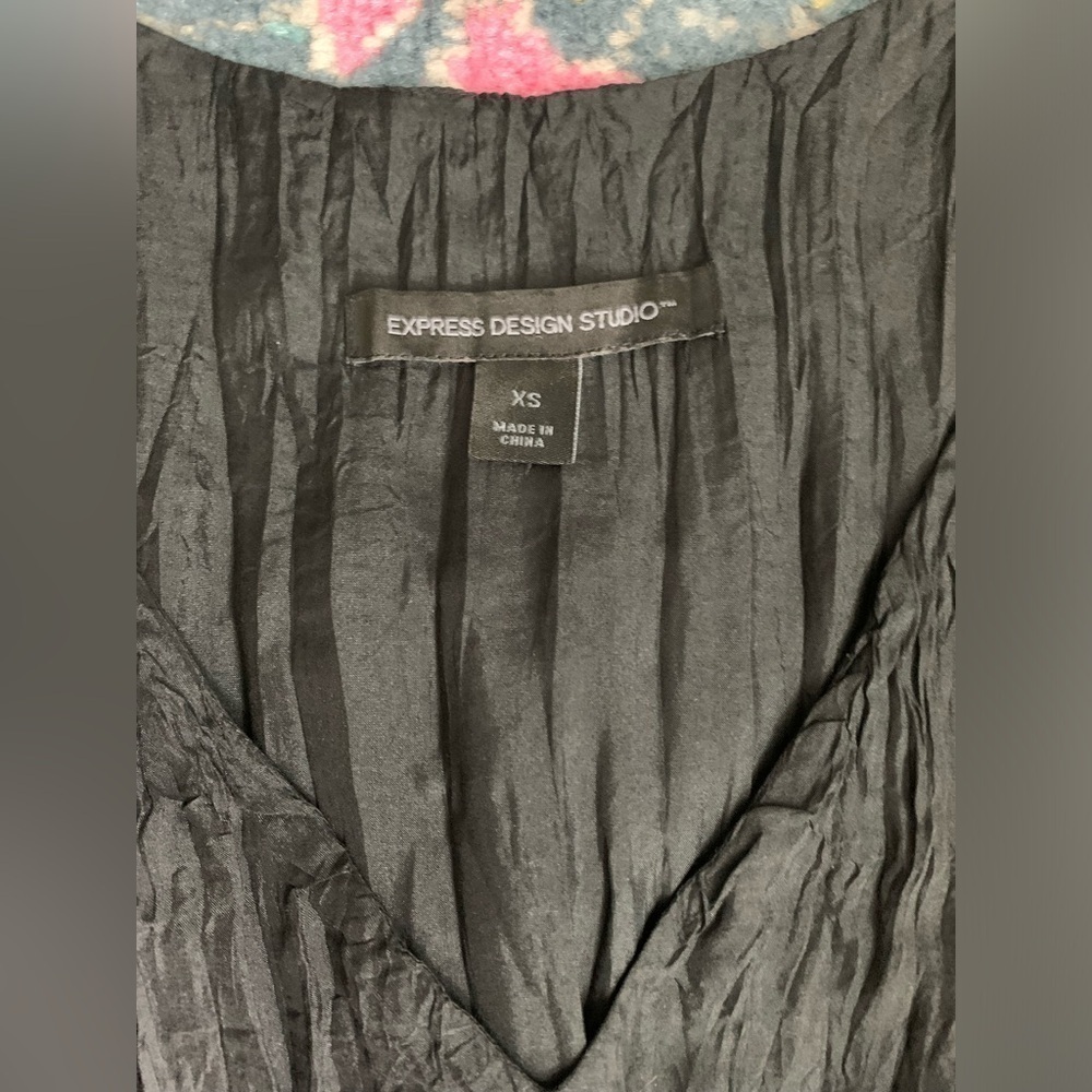 Excellent Condition, Express, Vintage 90s/Y2K, 100% Silk Sequin Waist Top, Sz XS - Picture 6 of 9